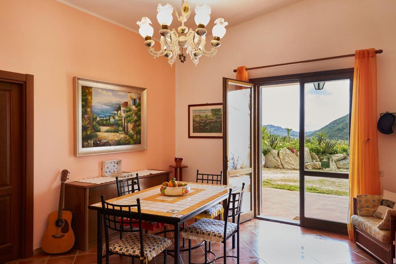 Helimos Bed&Breakfast Segesta Temple-Castellammare カラタフィーミ エクステリア 写真