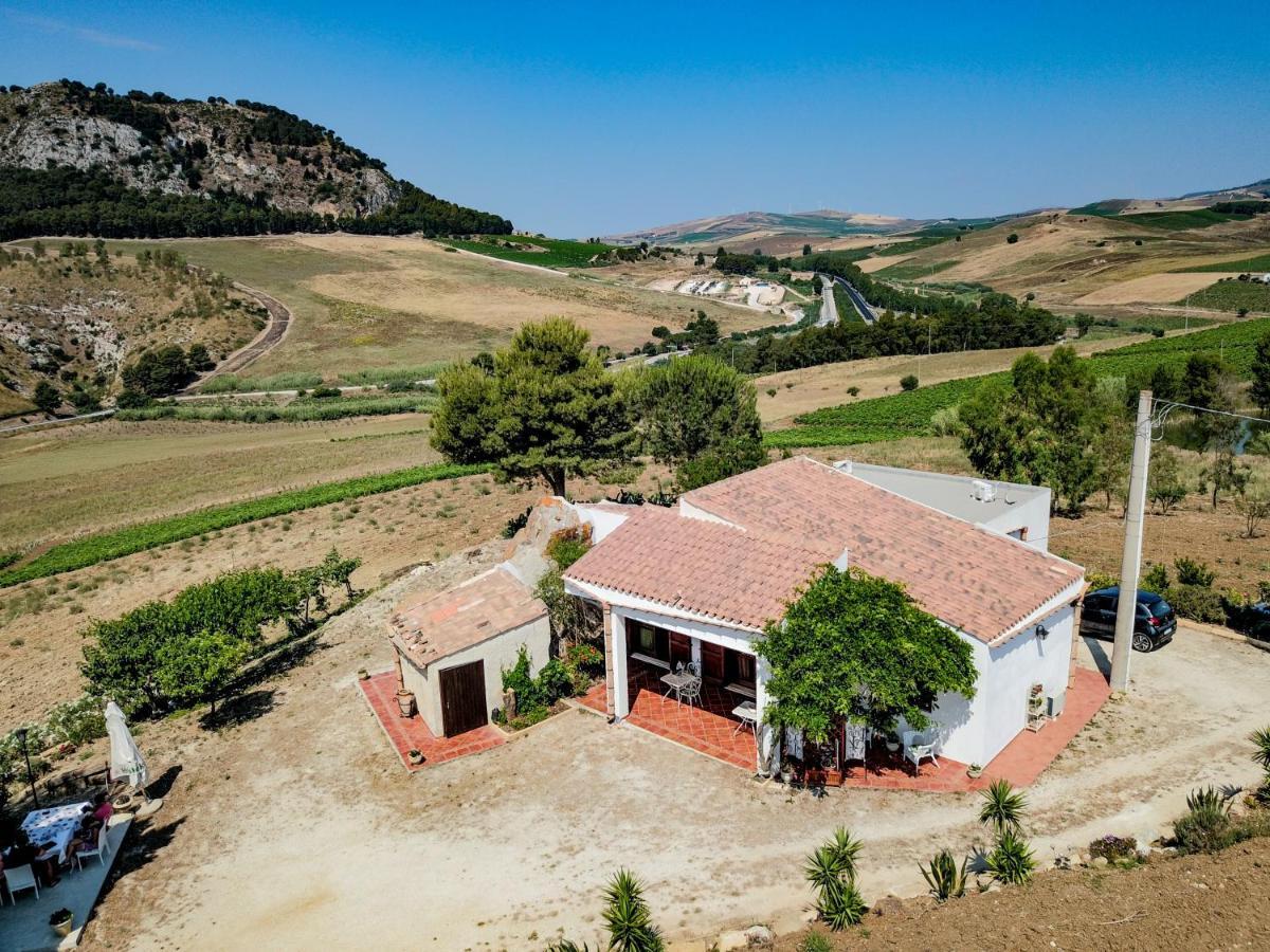 Helimos Bed&Breakfast Segesta Temple-Castellammare カラタフィーミ エクステリア 写真